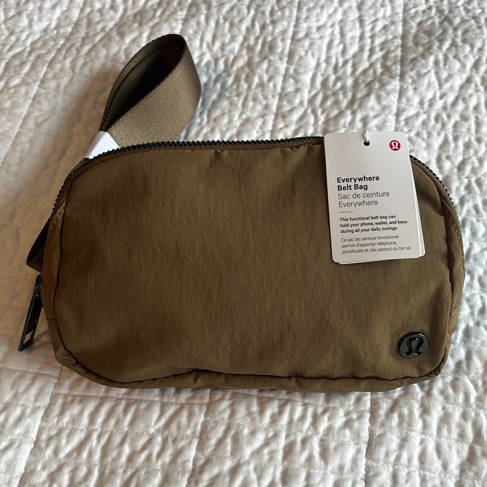 COPY - Lululemon Everywhere Belt Bag Artifact
